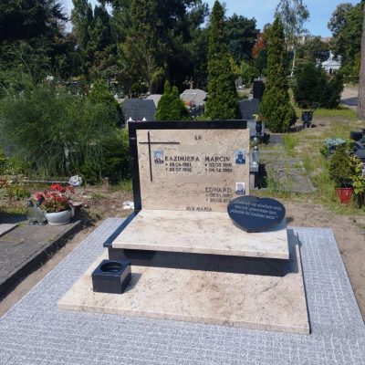 Nagrobek zaprojektowany specjalnie dla klienta
